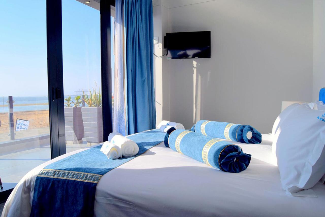 Blue Whale Hotels วัลวิสเบย์ ภายนอก รูปภาพ