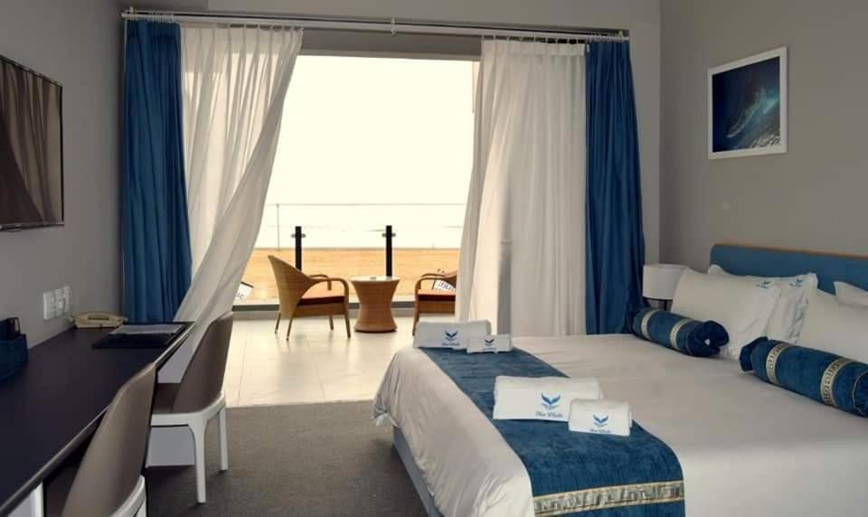 Blue Whale Hotels วัลวิสเบย์ ภายนอก รูปภาพ